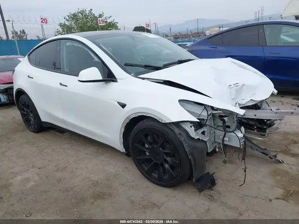 7SAYGDEE1RA219509 2024 TESLA MODEL Y - Image 1