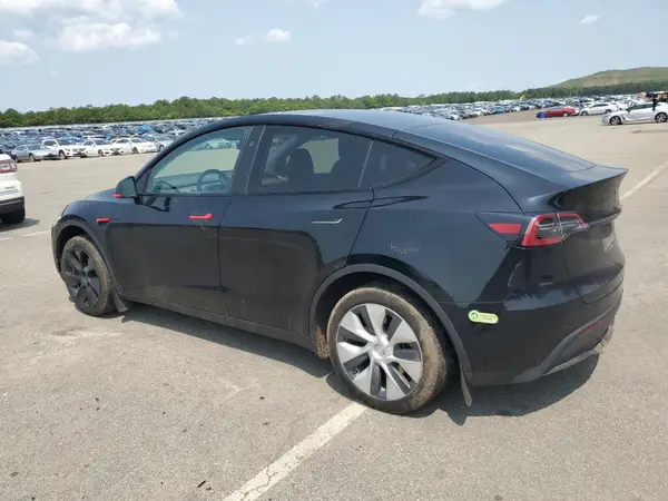7SAYGDEE1RA221860 2024 TESLA MODEL Y - Image 2