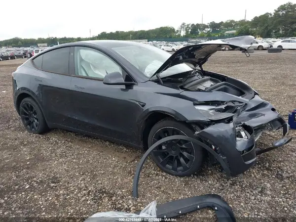 7SAYGDEE1RA225634 2024 TESLA MODEL Y - Image 1