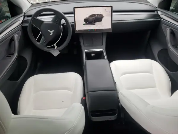 7SAYGDEE1RA226296 2024 TESLA MODEL Y - Image 8