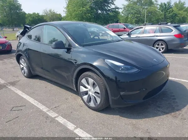 7SAYGDEE1RA235502 2024 TESLA MODEL Y - Image 1