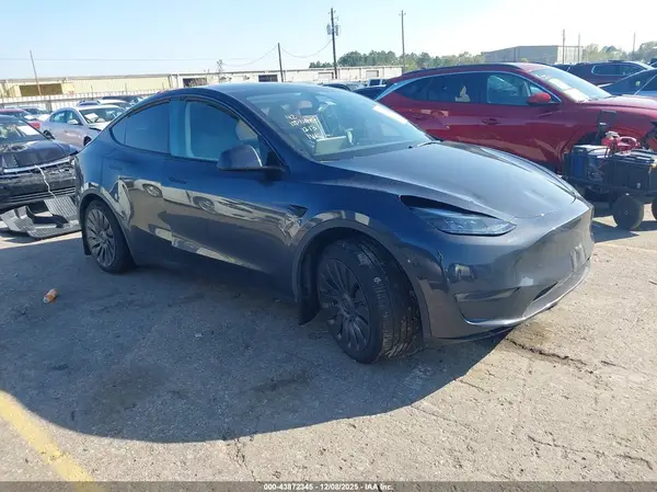 7SAYGDEE1RA239503 2024 TESLA MODEL Y - Image 1