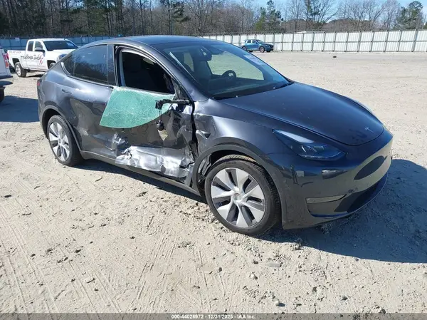 7SAYGDEE1RA255524 2024 TESLA MODEL Y - Image 1