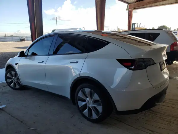 7SAYGDEE1RA257600 2024 TESLA MODEL Y - Image 2