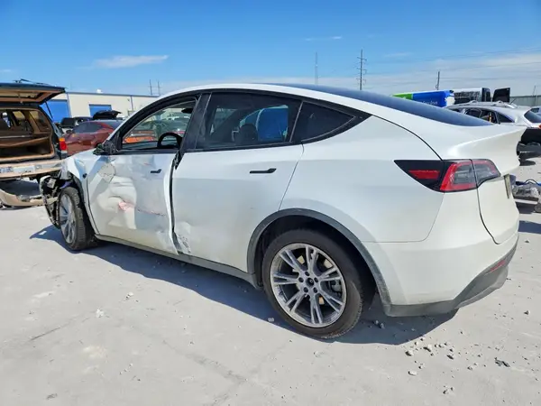 7SAYGDEE1RA257953 2024 TESLA MODEL Y - Image 2