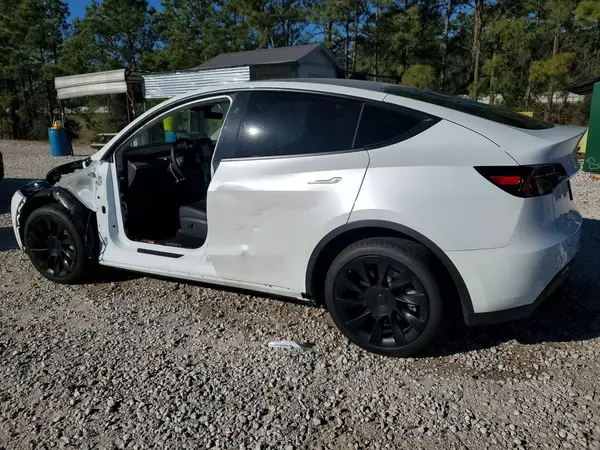 7SAYGDEE1RA260786 2024 TESLA MODEL Y - Image 2