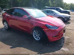 7SAYGDEE1RA260951 2024 TESLA MODEL Y