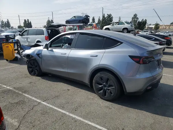 7SAYGDEE1RA300476 2024 TESLA MODEL Y - Image 2