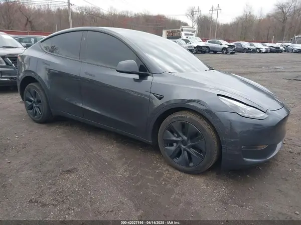 7SAYGDEE1RA323921 2024 TESLA MODEL Y - Image 1