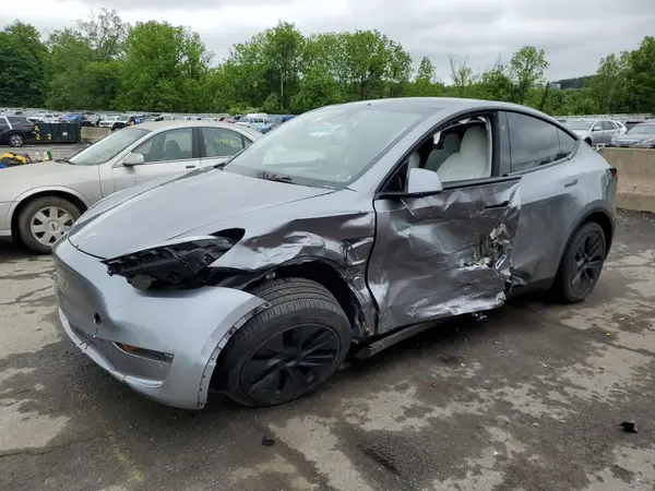 7SAYGDEE1RA326222 2024 TESLA MODEL Y - Image 1