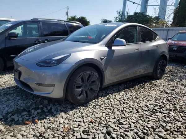 7SAYGDEE1RA328570 2024 TESLA MODEL Y - Image 1