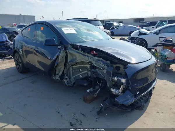 7SAYGDEE1RA332683 2024 TESLA MODEL Y - Image 1