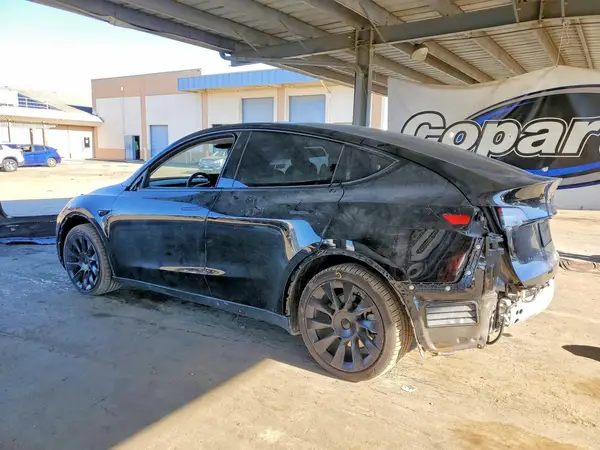 7SAYGDEE1RF002366 2024 TESLA MODEL Y - Image 2