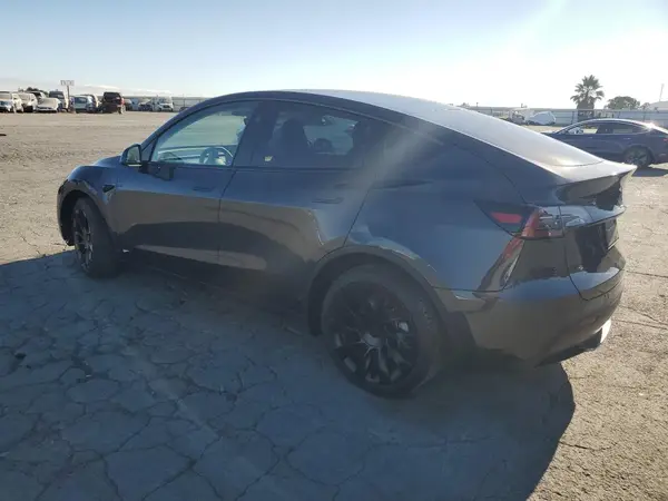 7SAYGDEE1RF025808 2024 TESLA MODEL Y - Image 2