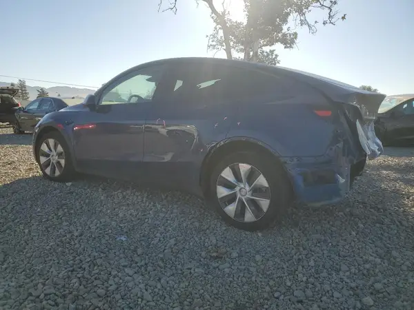 7SAYGDEE1RF025937 2024 TESLA MODEL Y - Image 2