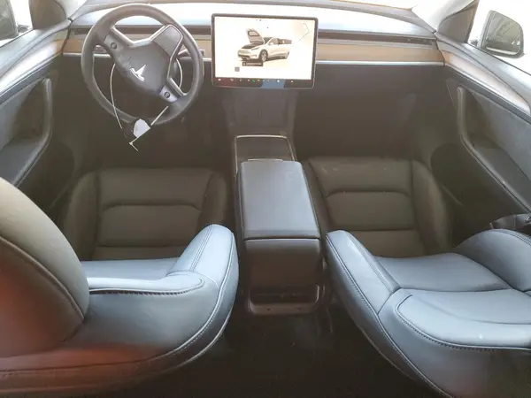 7SAYGDEE1RF031673 2024 TESLA MODEL Y - Image 8