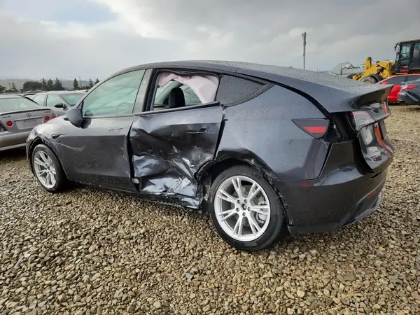 7SAYGDEE1RF031916 2024 TESLA MODEL Y - Image 2
