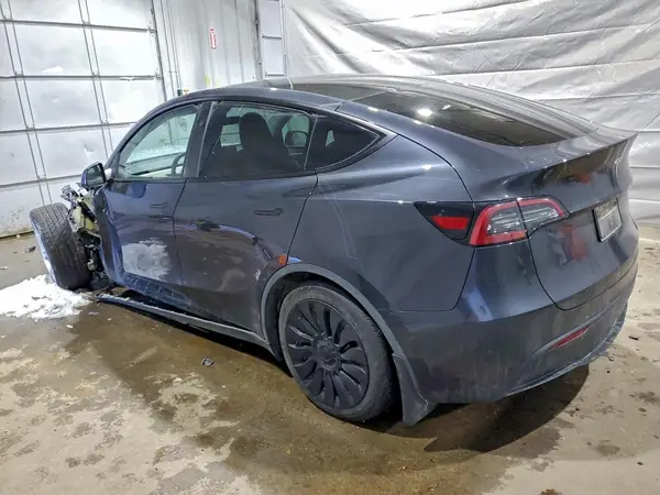 7SAYGDEE1RF033715 2024 TESLA MODEL Y - Image 2