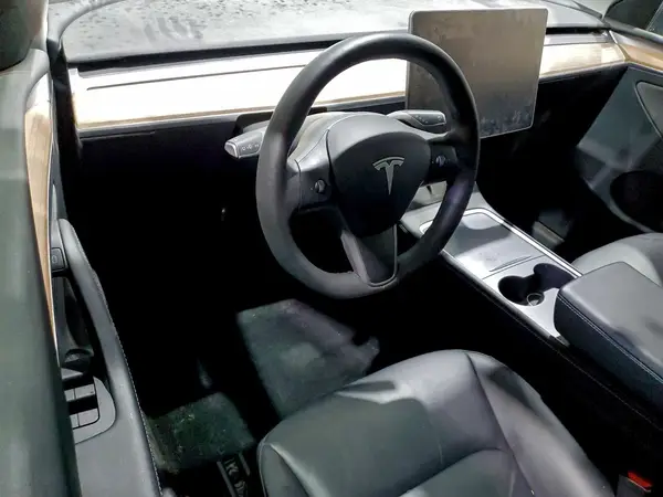 7SAYGDEE1RF033715 2024 TESLA MODEL Y - Image 8