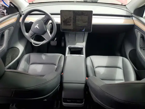 7SAYGDEE1RF038963 2024 TESLA MODEL Y - Image 8