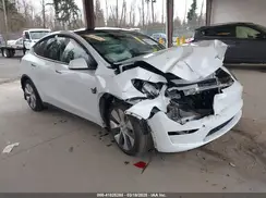 7SAYGDEE1RF047064 2024 TESLA MODEL Y