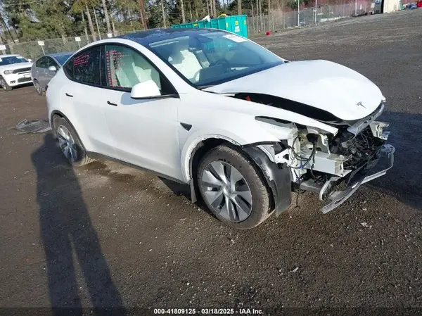 7SAYGDEE1RF056816 2024 TESLA MODEL Y - Image 1