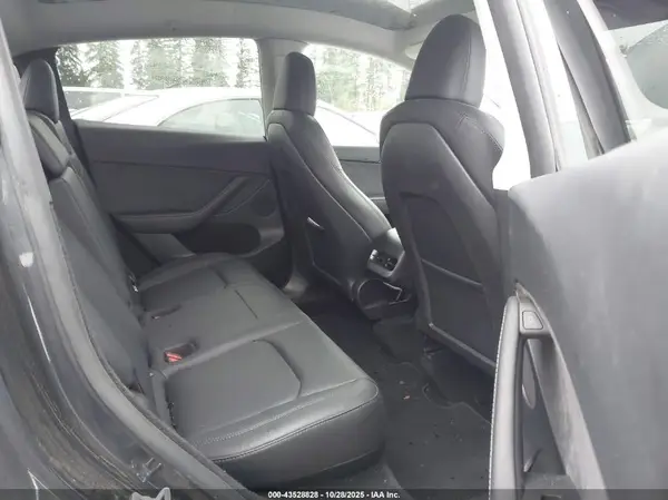 7SAYGDEE1RF070280 2024 TESLA MODEL Y - Image 8