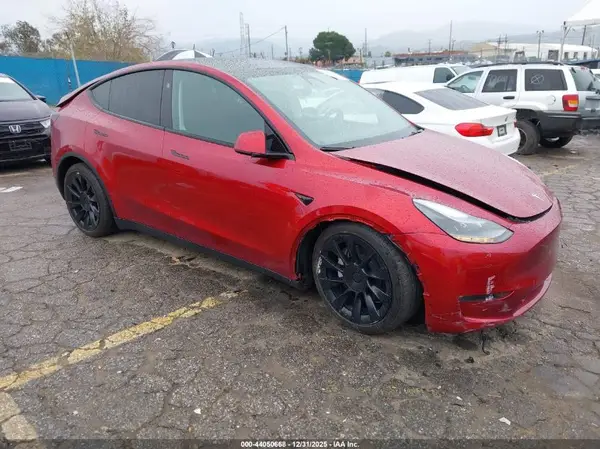 7SAYGDEE1RF070778 2024 TESLA MODEL Y - Image 1