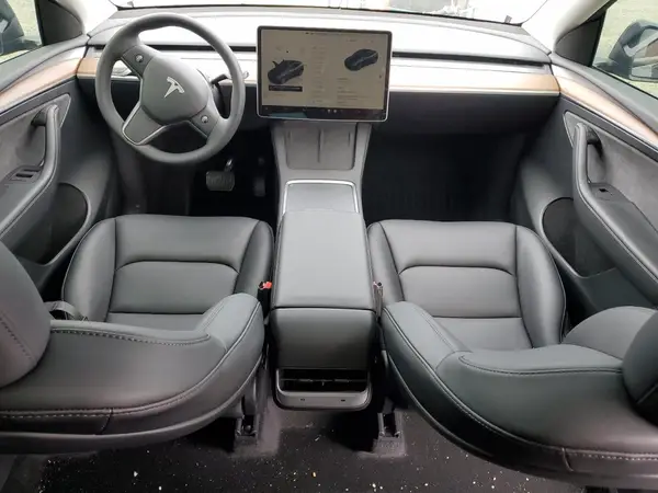 7SAYGDEE1RF073566 2024 TESLA MODEL Y - Image 8