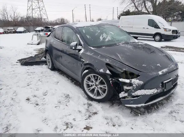7SAYGDEE1RF085359 2024 TESLA MODEL Y - Image 1