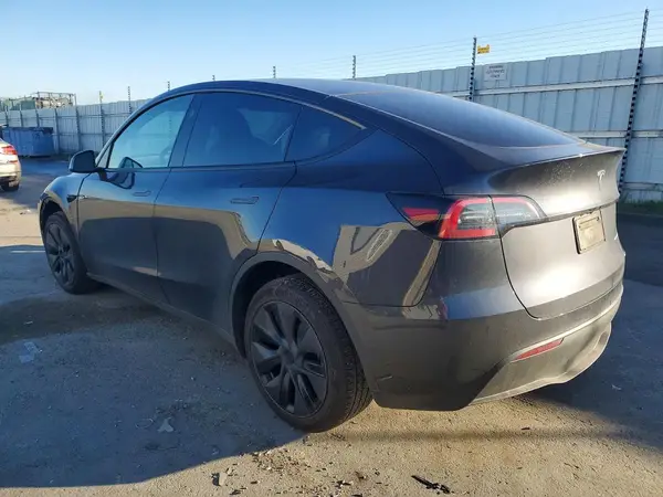 7SAYGDEE1RF117596 2024 TESLA MODEL Y - Image 2