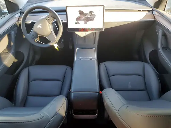 7SAYGDEE1RF117596 2024 TESLA MODEL Y - Image 8