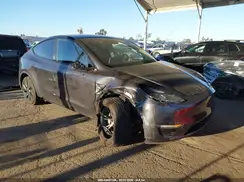 7SAYGDEE1RF122880 2024 TESLA MODEL Y