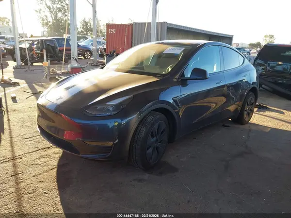 7SAYGDEE1RF122880 2024 TESLA MODEL Y - Image 2