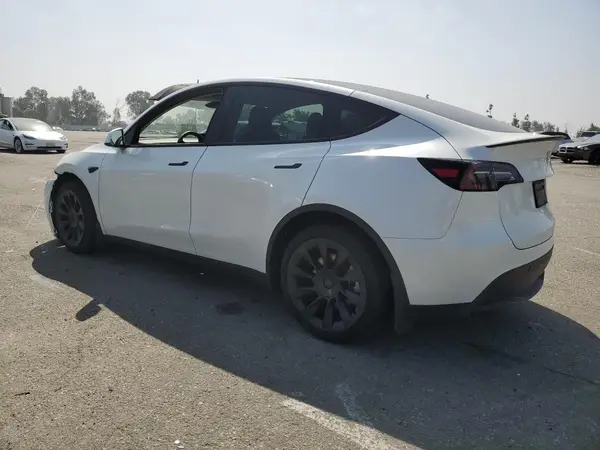 7SAYGDEE1RF124922 2024 TESLA MODEL Y - Image 2