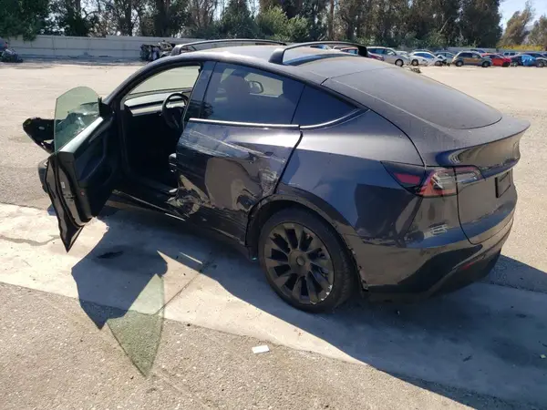 7SAYGDEE1RF128632 2024 TESLA MODEL Y - Image 2