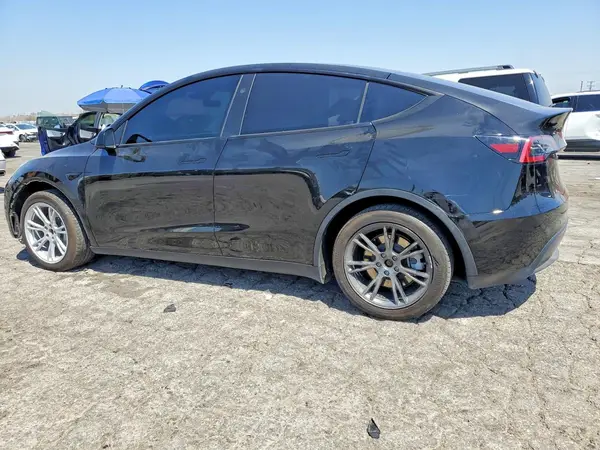 7SAYGDEE1RF133457 2024 TESLA MODEL Y - Image 2