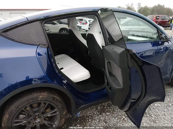 7SAYGDEE1RF150596 2024 TESLA MODEL Y - Image 8
