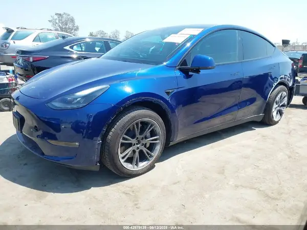 7SAYGDEE1RF150744 2024 TESLA MODEL Y - Image 2