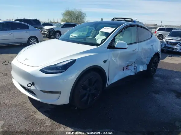 7SAYGDEE1RF150937 2024 TESLA MODEL Y - Image 2