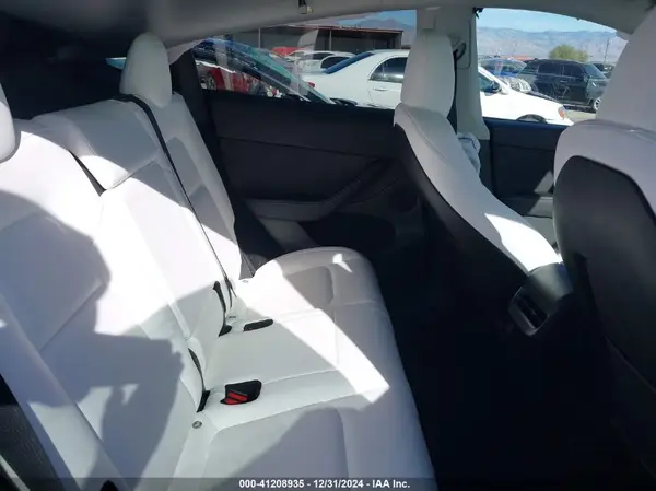 7SAYGDEE1RF150937 2024 TESLA MODEL Y - Image 8