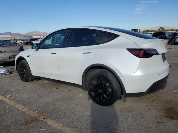 7SAYGDEE1RF152042 2024 TESLA MODEL Y - Image 2