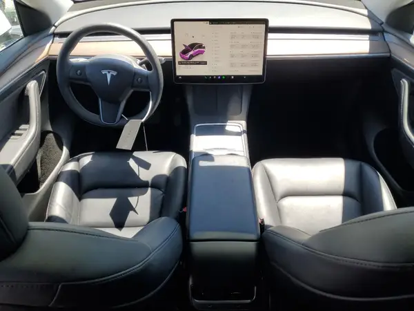 7SAYGDEE1RF157922 2024 TESLA MODEL Y - Image 8