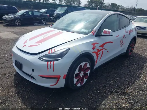 7SAYGDEE1RF158505 2024 TESLA MODEL Y - Image 2