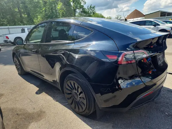 7SAYGDEE1RF164711 2024 TESLA MODEL Y - Image 2