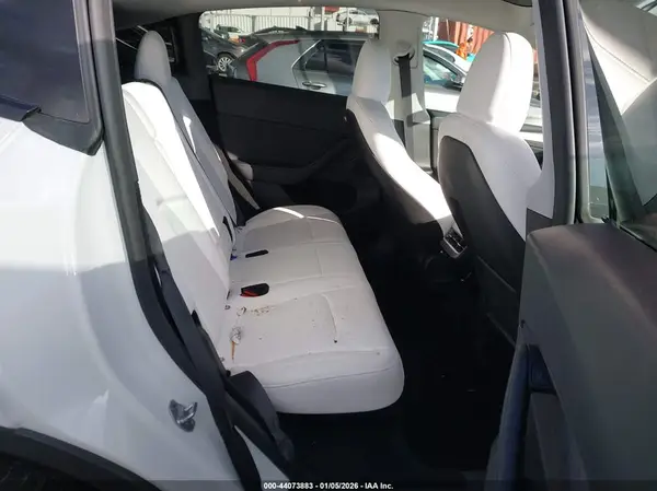 7SAYGDEE1RF170072 2024 TESLA MODEL Y - Image 8