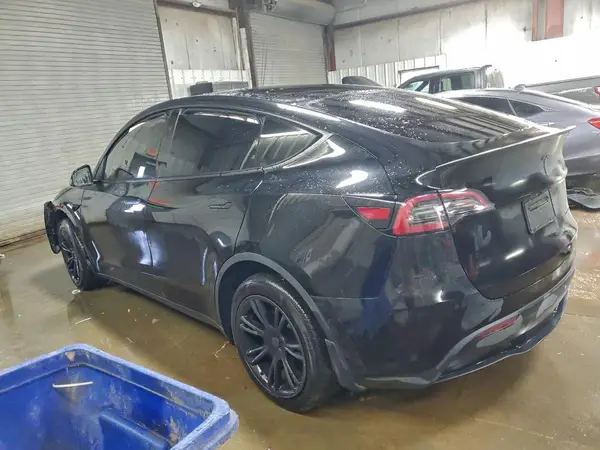 7SAYGDEE1RF181623 2024 TESLA MODEL Y - Image 2