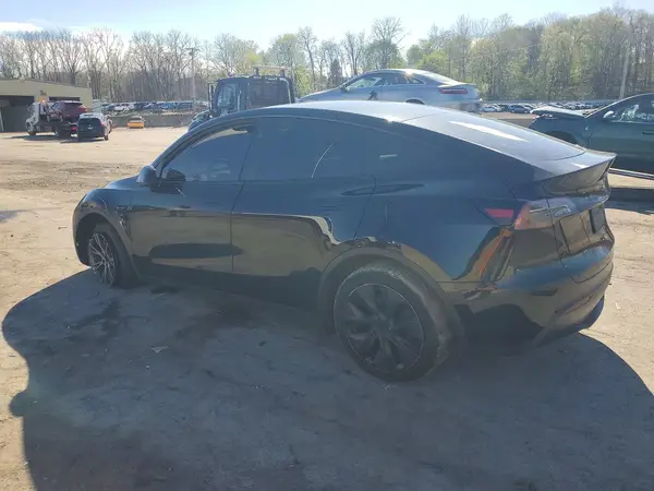 7SAYGDEE1RF183243 2024 TESLA MODEL Y - Image 2