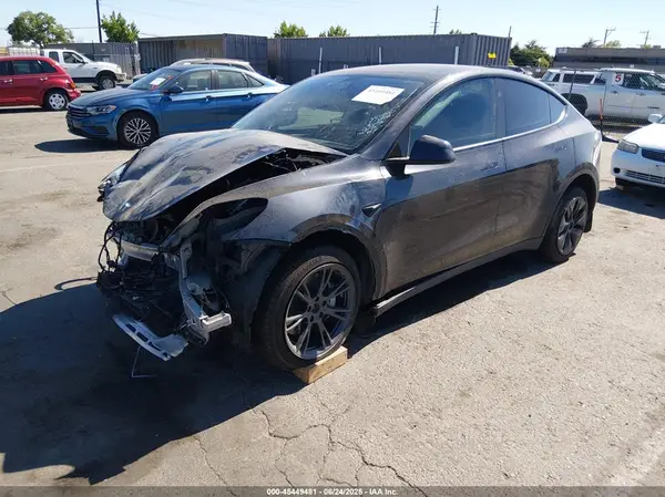 7SAYGDEE1RF183324 2024 TESLA MODEL Y - Image 2