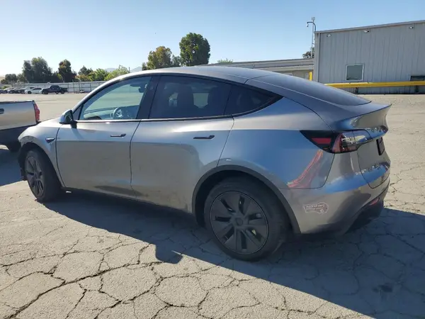7SAYGDEE1RF190614 2024 TESLA MODEL Y - Image 2